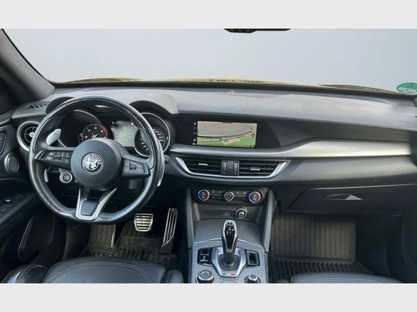 Alfa Romeo Stelvio (2021) — foto 36 van 37