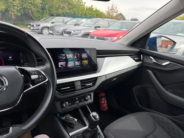 SKODA Kamiq (2022) — foto 11 van 11