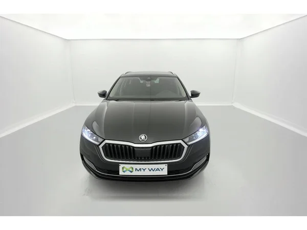 SKODA Octavia Combi PHEV (2022) — foto 12 van 36