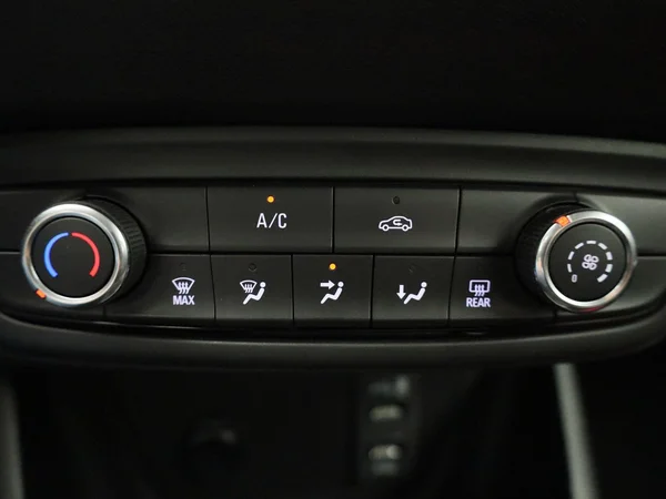 Opel Crossland (2021) — foto 18 van 38