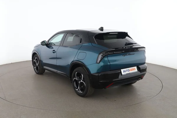 Alfa Romeo Junior (2025) — foto 10 van 16