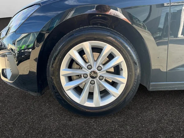 AUDI A3 Sportback (2024) — foto 13 van 21