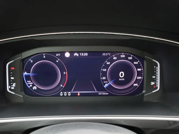 Volkswagen Tiguan (2023) — foto 15 van 43