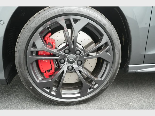 AUDI S3 Sportback (2025) — foto 30 van 31