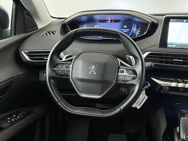 PEUGEOT 5008 (2020) — foto 13 van 23