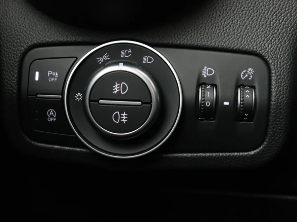 Alfa Romeo Stelvio (2020) — foto 18 van 27