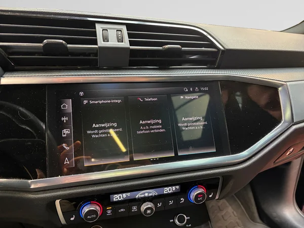 AUDI Q3 Sportback PHEV (2023) — foto 8 van 12