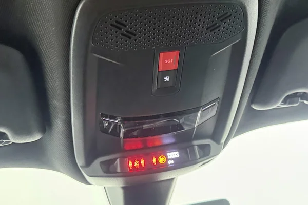 Peugeot 2008 (2020) — foto 2 van 40