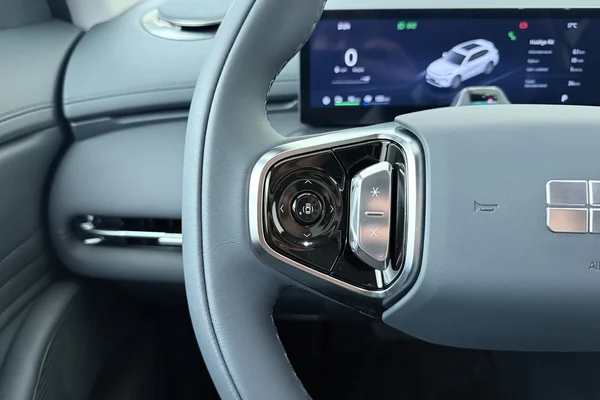 GEELY Starray EM-i (PHEV) (2026) — foto 6 van 18