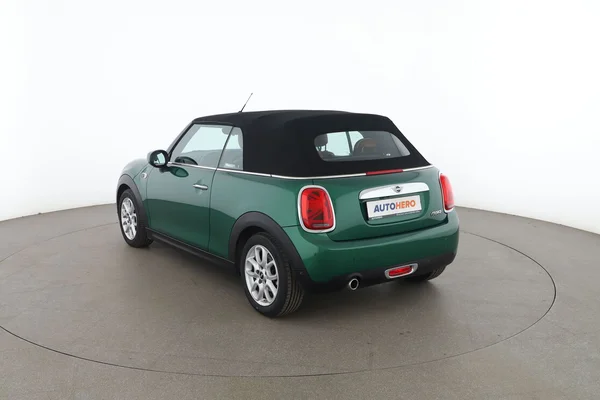 MINI Cabrio (2021) — foto 10 van 16