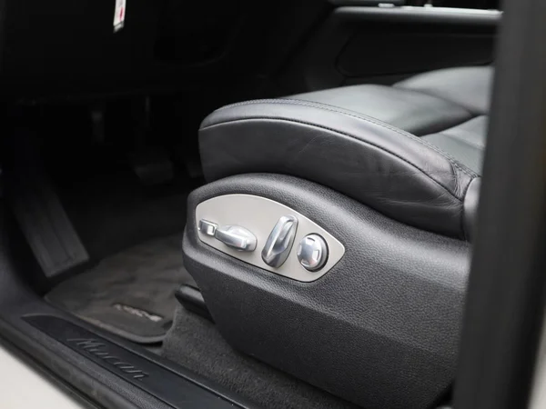 Porsche Macan (2022) — foto 31 van 60