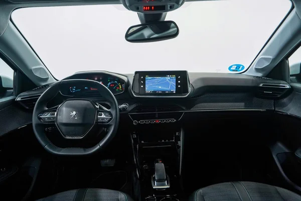 Peugeot E-208 (2021) — foto 2 van 51