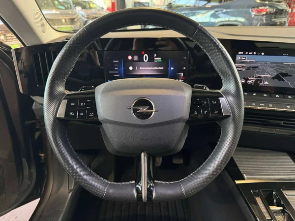 Opel Astra Sports Tourer (2024) — foto 8 van 16