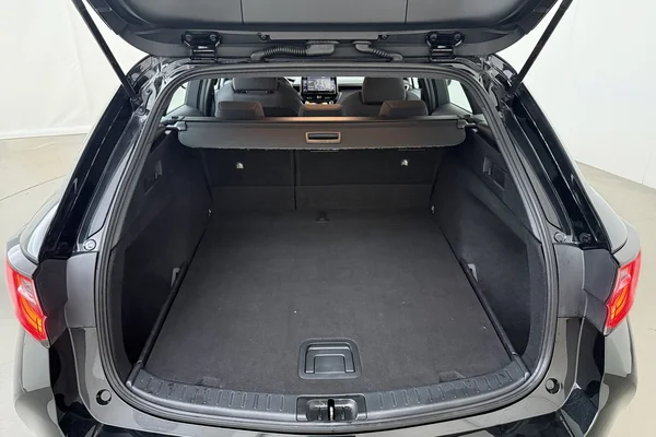 Toyota Corolla SW Hybrid (HEV) (2022) — foto 17 van 21