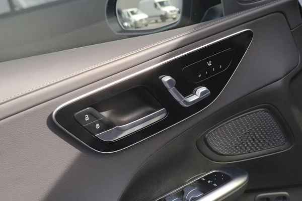 Mercedes-Benz C-Klasse (2024) — foto 14 van 34