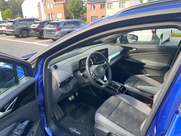VOLKSWAGEN ID.4 (2023) — foto 3 van 24