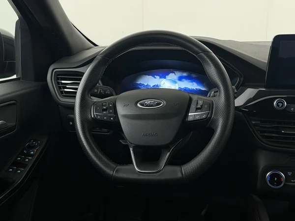 FORD Kuga (2023) — foto 14 van 30