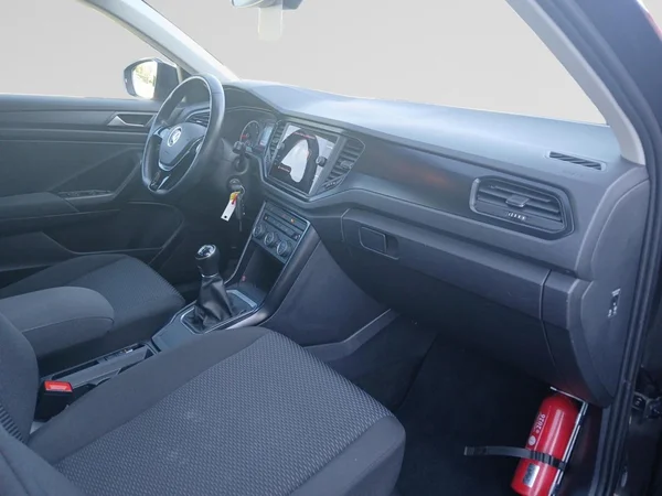 VOLKSWAGEN T-Roc (2021) — foto 3 van 17