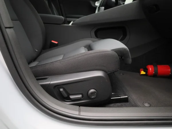 Polestar 2 (2022) — foto 29 van 40