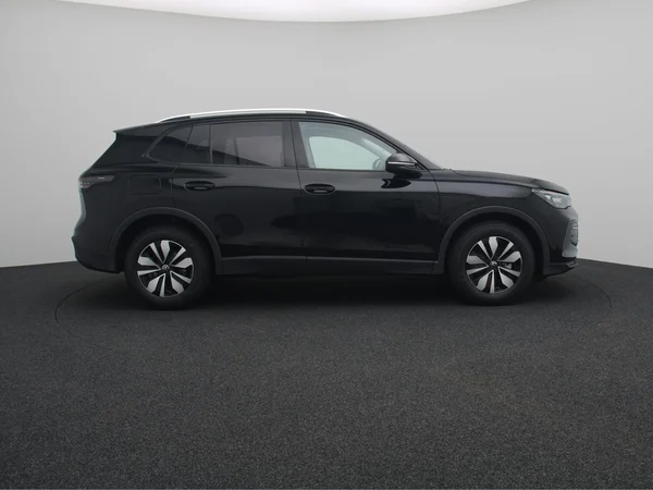 VOLKSWAGEN Tiguan (2026) — foto 12 van 15