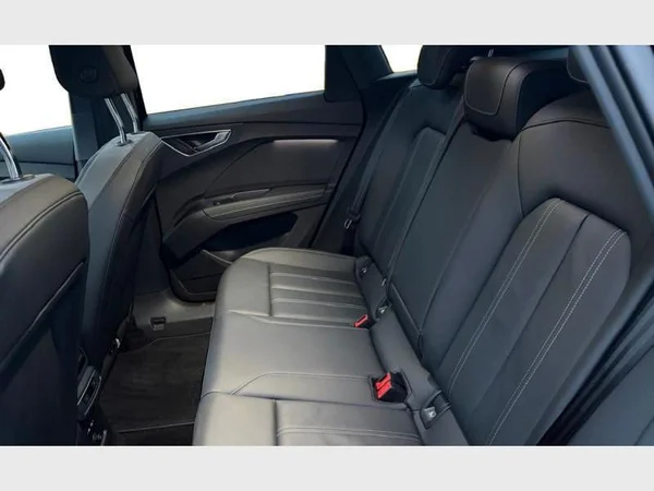 Audi Q4 e-tron (2025) — foto 17 van 24
