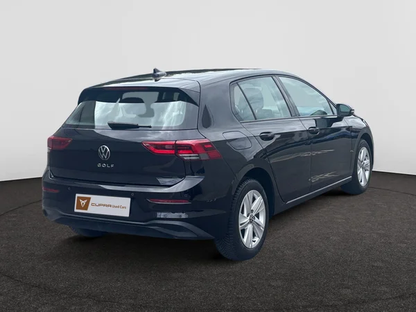 VOLKSWAGEN Golf VIII (2021) — foto 9 van 16