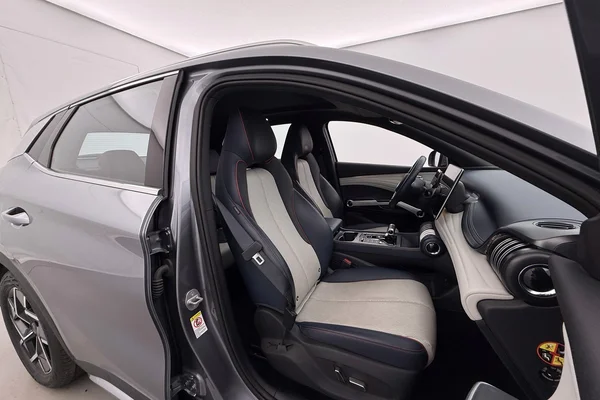 BYD Atto 3 (2023) — foto 18 van 45