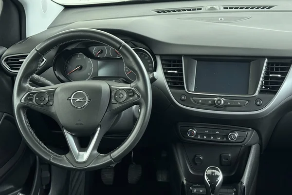 Opel Crossland (2022) — foto 7 van 27