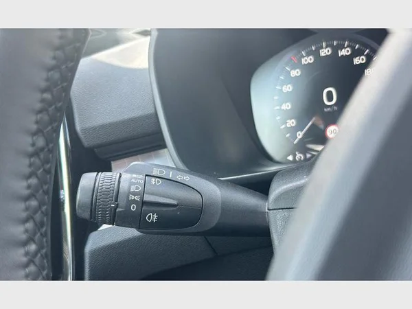 Volvo XC40 (2024) — foto 16 van 29