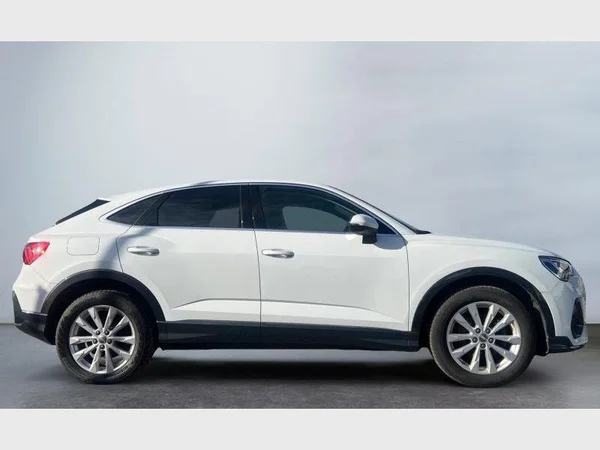 Audi Q3 Sportback (2020) — foto 24 van 29