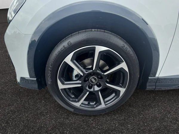 AUDI Q3 (2025) — foto 2 van 24