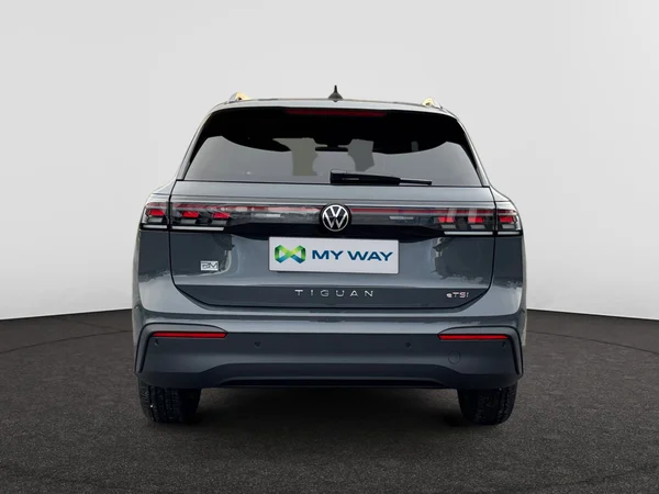 VOLKSWAGEN Tiguan (2025) — foto 3 van 16