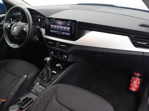 SKODA Kamiq (2024) — foto 2 van 28