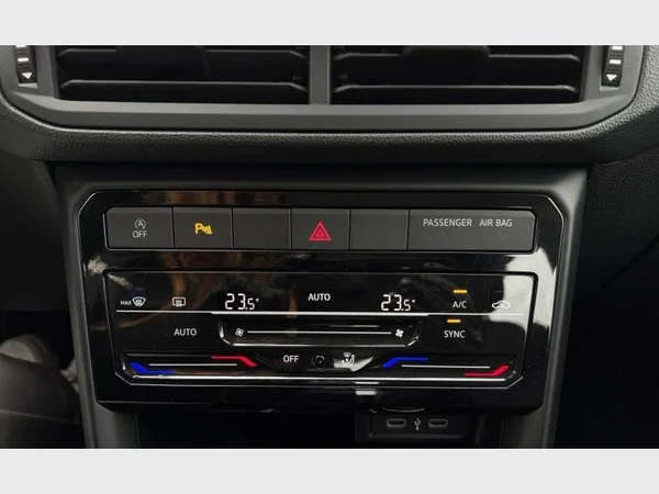 Volkswagen T-CROSS (2023) — foto 11 van 22