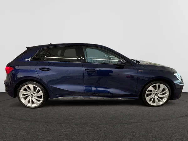 AUDI A3 Sportback (2023) — foto 15 van 19