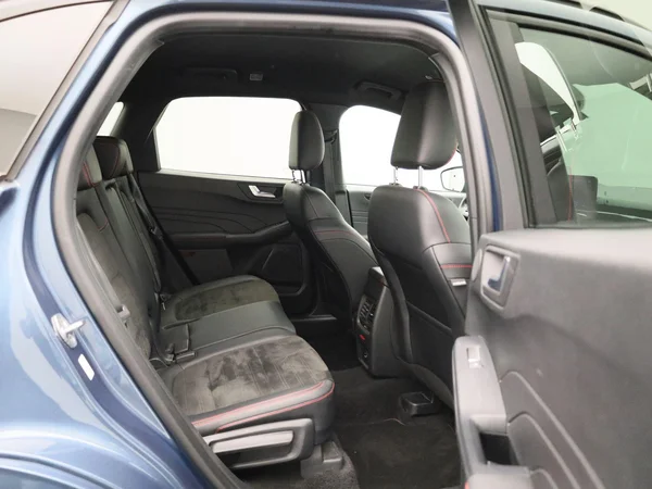 Ford Kuga (2022) — foto 36 van 49