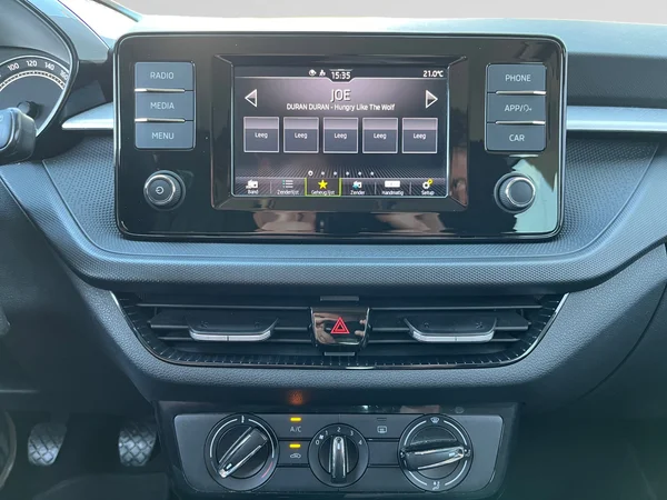 SKODA Fabia (2023) — foto 6 van 22