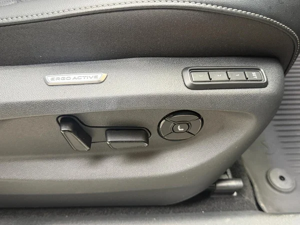 VOLKSWAGEN Tayron eHybrid (PHEV) (2025) — foto 2 van 25