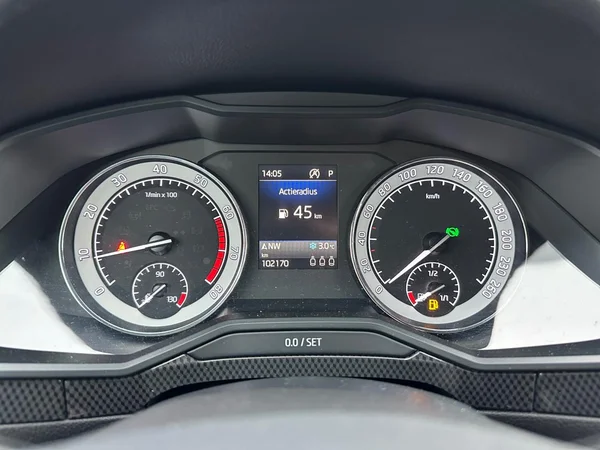 SKODA Superb Combi (2017) — foto 22 van 22