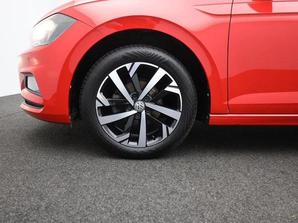 VOLKSWAGEN Polo (2018) — foto 3 van 20