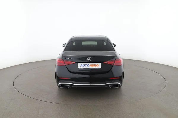 Mercedes-Benz C-Klasse (2024) — foto 11 van 16
