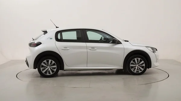 Peugeot E-208 (2022) — foto 27 van 30