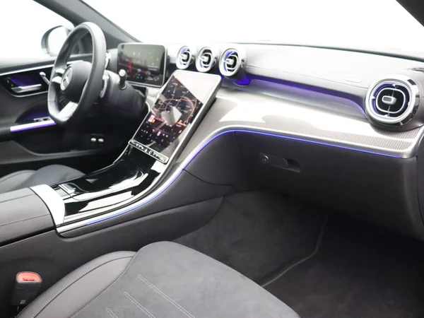 Mercedes-Benz C-Klasse (2025) — foto 22 van 36
