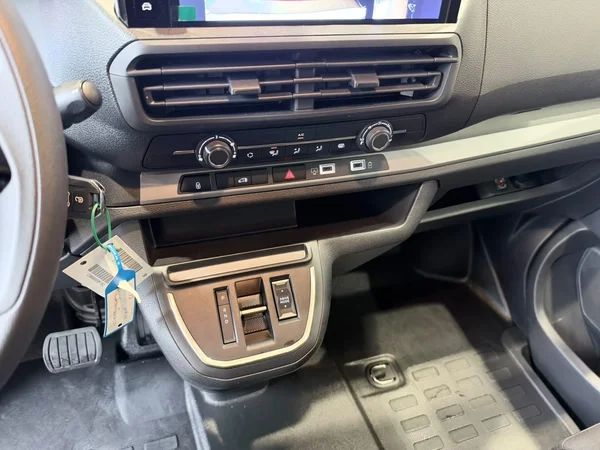 Peugeot Expert (2026) — foto 3 van 17
