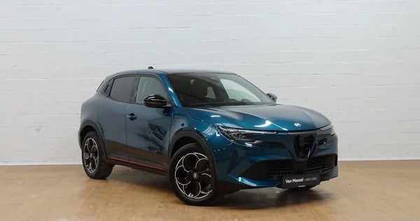 Alfa Romeo Junior (2026) — foto 12 van 31