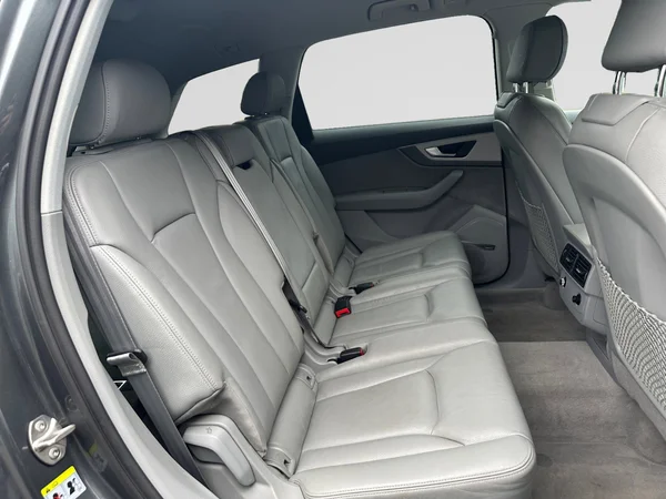 AUDI Q7 (2016) — foto 14 van 24