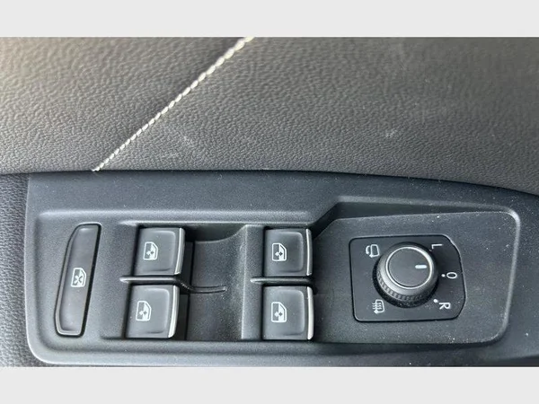 VOLKSWAGEN Tiguan (2021) — foto 26 van 33
