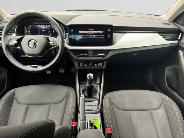 SKODA Kamiq (2023) — foto 18 van 22