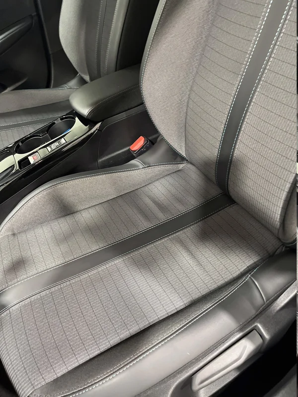 Peugeot E-208 (2021) — foto 46 van 51