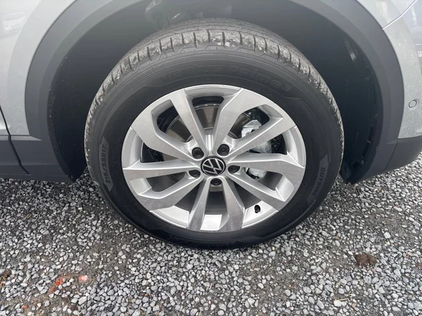 VOLKSWAGEN T-Roc (2025) — foto 10 van 24